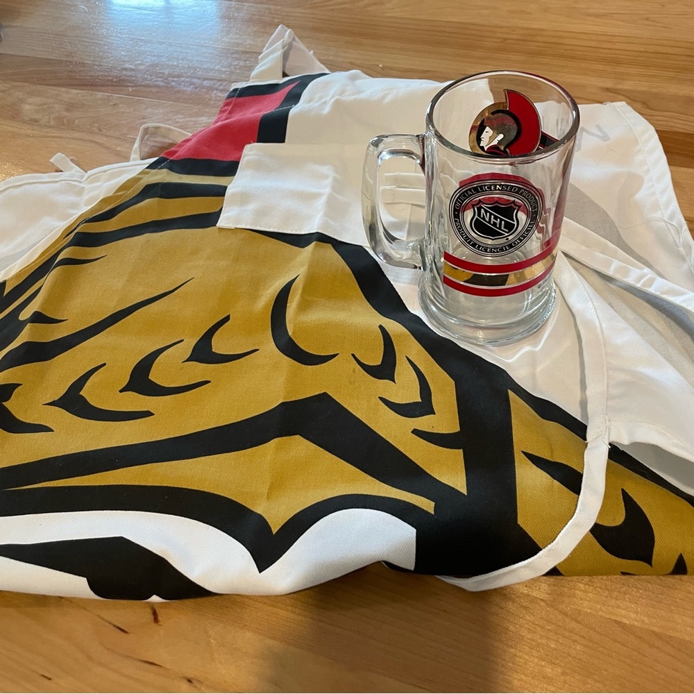 NHL Senators BBQ apron and Mug Set